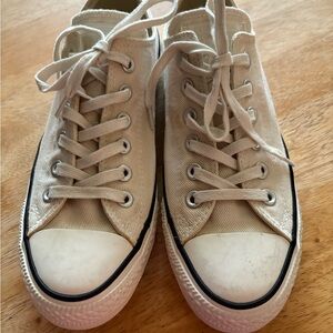 Converse off white sneakers